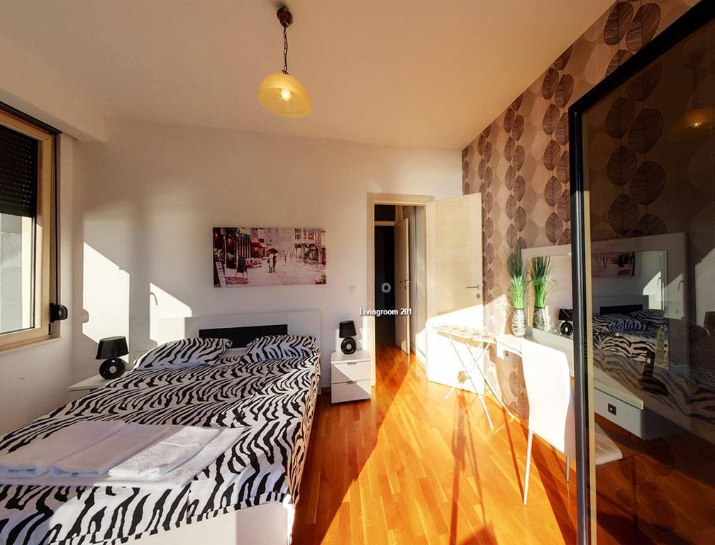 Hotel Cruiser Ulcinj Ngoại thất bức ảnh
