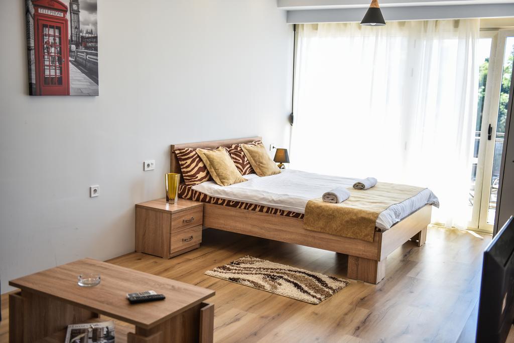 Hotel Cruiser Ulcinj Ngoại thất bức ảnh