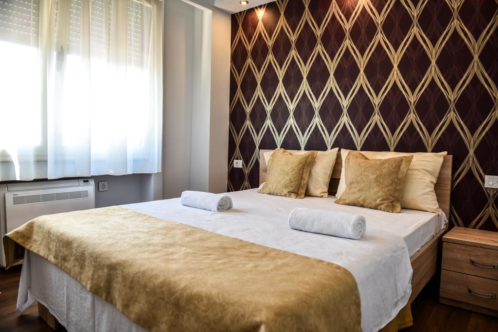 Hotel Cruiser Ulcinj Ngoại thất bức ảnh