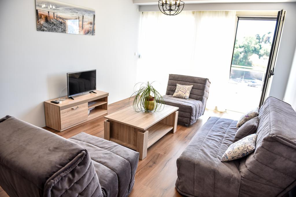 Hotel Cruiser Ulcinj Ngoại thất bức ảnh