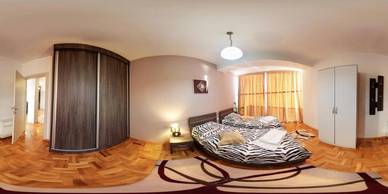 Hotel Cruiser Ulcinj Ngoại thất bức ảnh